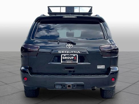 Used 2016 Toyota Sequoia SR5 RWD image 5
