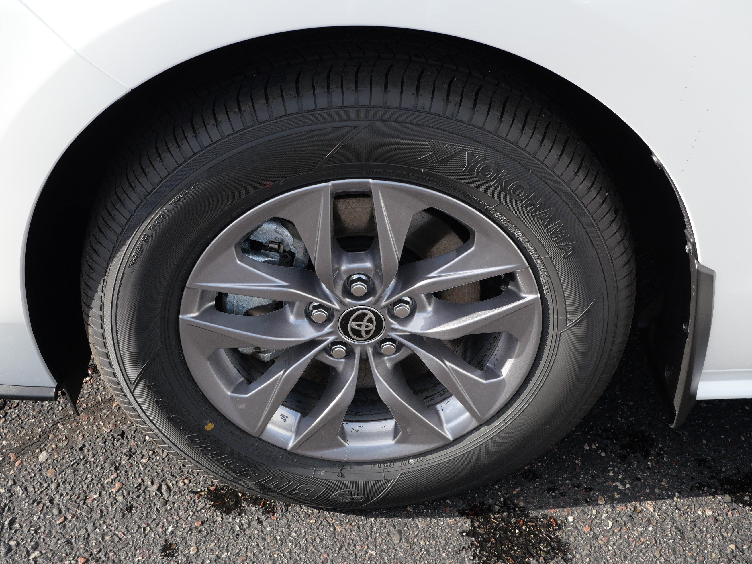 Certified 2026 Toyota Sienna XLE FWD image 15