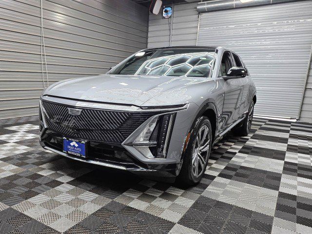 Used 2024 Cadillac Lyriq Luxury w/ LPO, Floor Liner Package AWD/4WD image 49