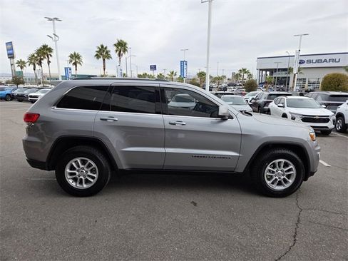 Used 2019 Jeep Grand Cherokee Laredo image 7