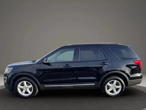 Used 2016 Ford Explorer XLT w/ Equipment Group 201A AWD/4WD image 4