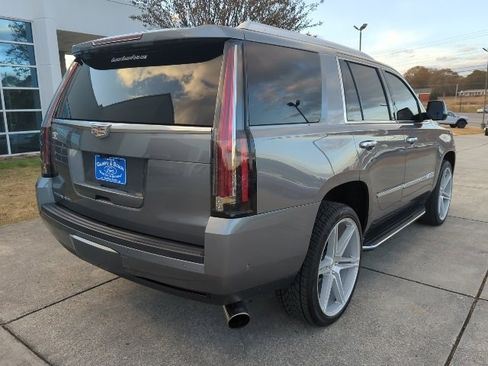 Used 2018 Cadillac Escalade Luxury image 7