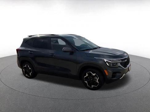 Used 2025 Kia Seltos S image 2