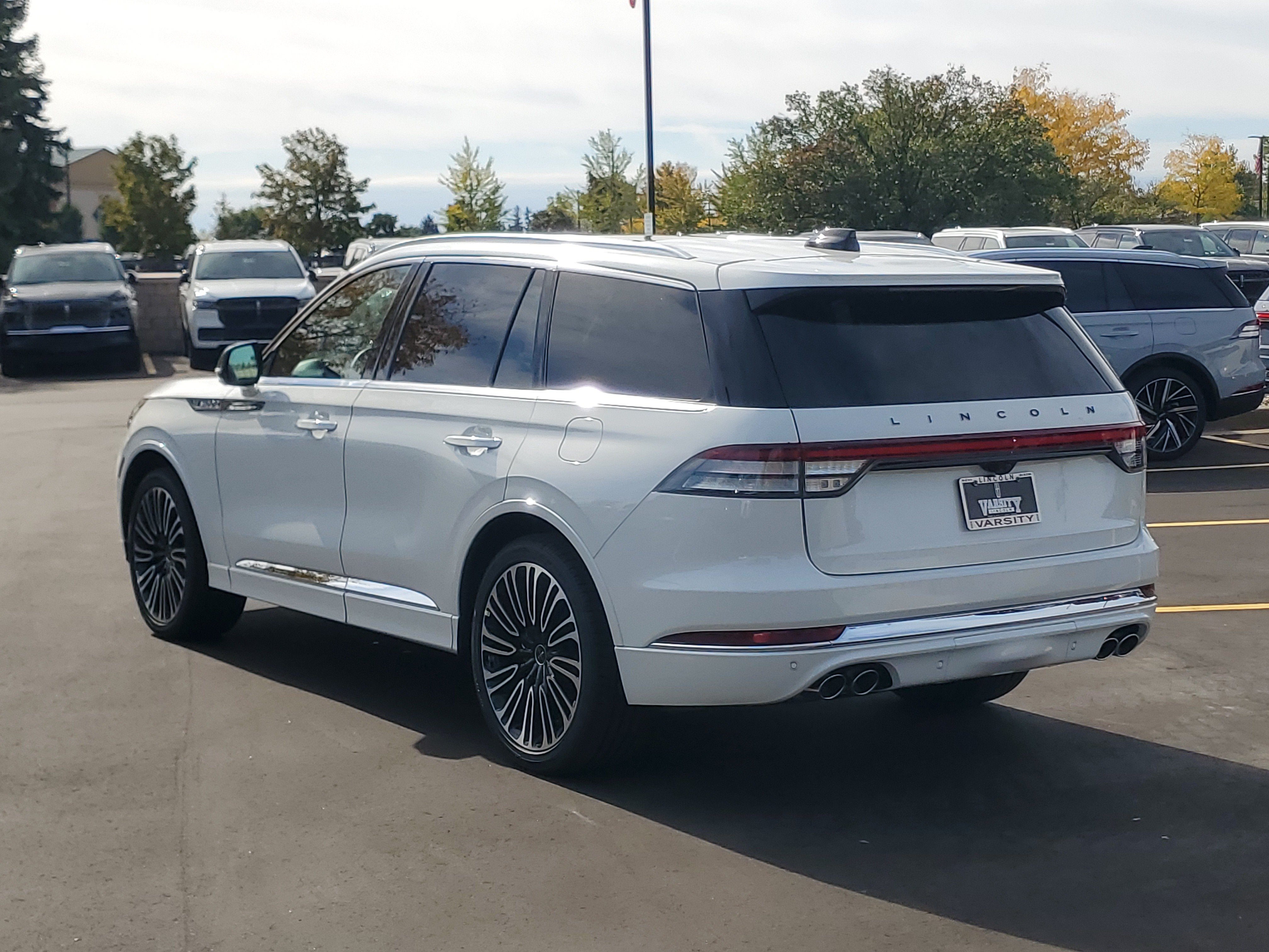 New 2027 Lincoln Aviator Black Label w/ Dynamic Handling Package AWD/4WD image 3