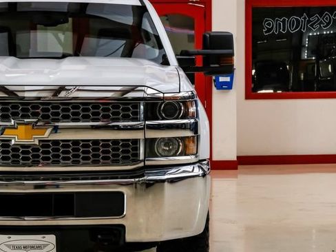 Used 2019 Chevrolet Silverado 2500 W/T AWD/4WD image 44