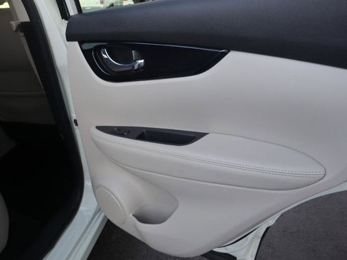 Used 2018 Nissan Rogue Sport SL w/ SL Premium Package AWD/4WD image 44