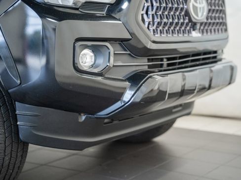 Used 2021 Toyota Tacoma Limited w/ Nightshade Package AWD/4WD image 15