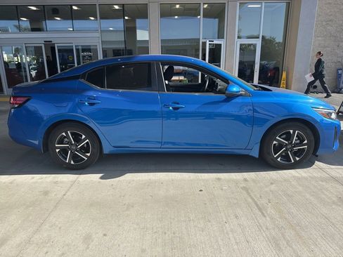 Used 2025 Nissan Sentra SV FWD image 4