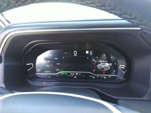 Used 2022 GMC Yukon Denali AWD/4WD image 5