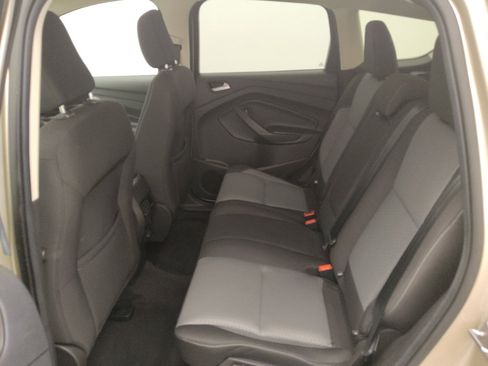 Used 2018 Ford Escape SE w/ Ford Safe & Smart Package FWD image 18