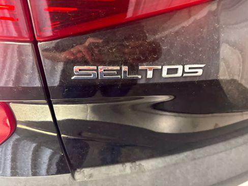 Used 2021 Kia Seltos S AWD/4WD image 13