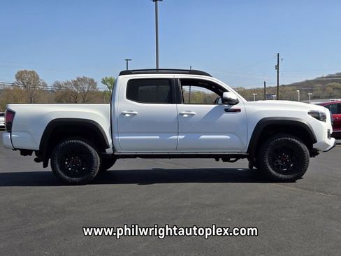 Used 2019 Toyota Tacoma TRD Pro image 2