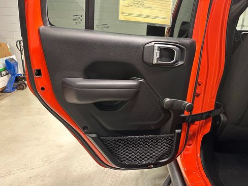 Used 2018 Jeep Wrangler Unlimited Sport AWD/4WD image 21