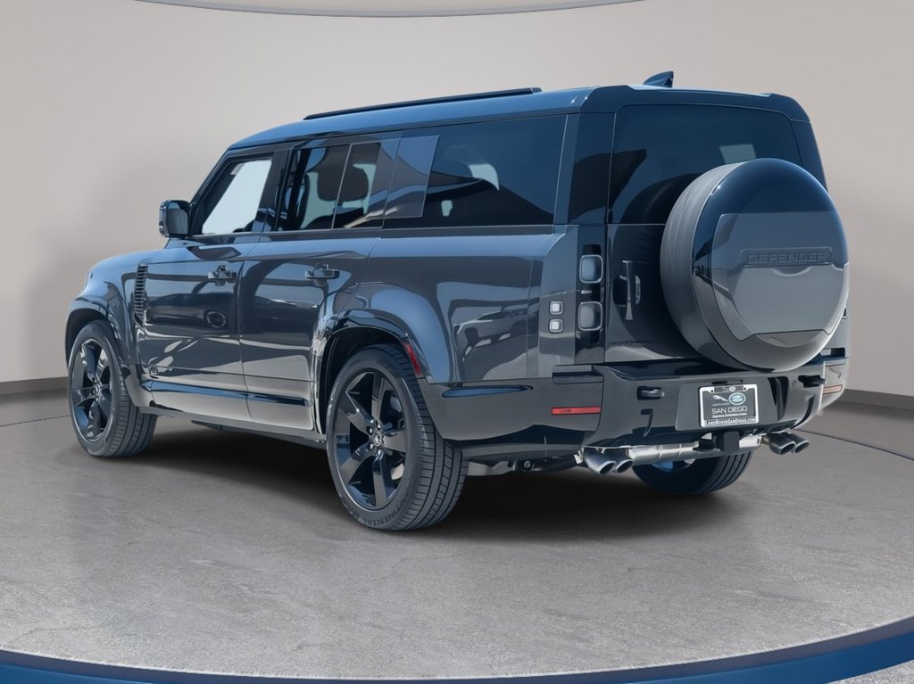 Used 2025 Land Rover Defender 130 V8 AWD/4WD image 3