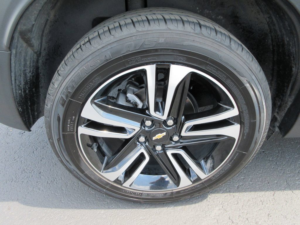 Certified 2024 Chevrolet TrailBlazer LT w/ Convenience Package FWD image 9