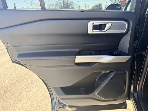 Used 2021 Ford Explorer Limited w/ Equipment Group 301A image 18