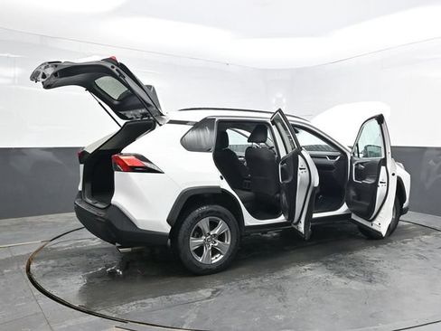 Used 2022 Toyota RAV4 XLE AWD/4WD image 51