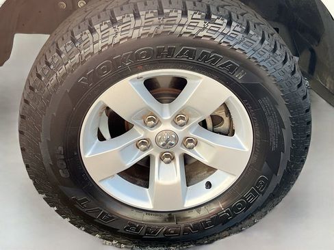 Used 2023 RAM 1500 Classic SLT w/ Electronics Group AWD/4WD image 30