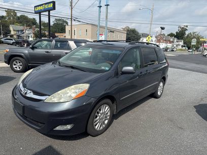 Used 2010 Toyota Sienna XLE Limited w/ XLE Limited Pkg 2