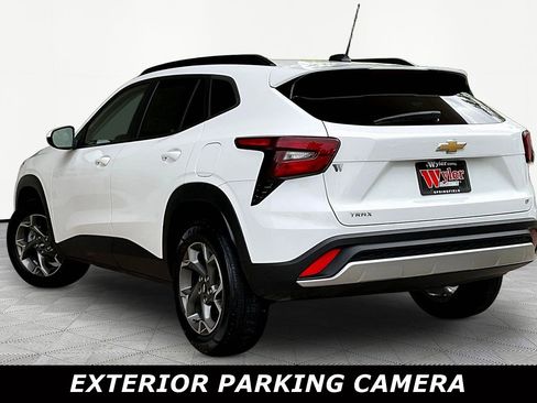 Used 2024 Chevrolet Trax LT FWD image 4