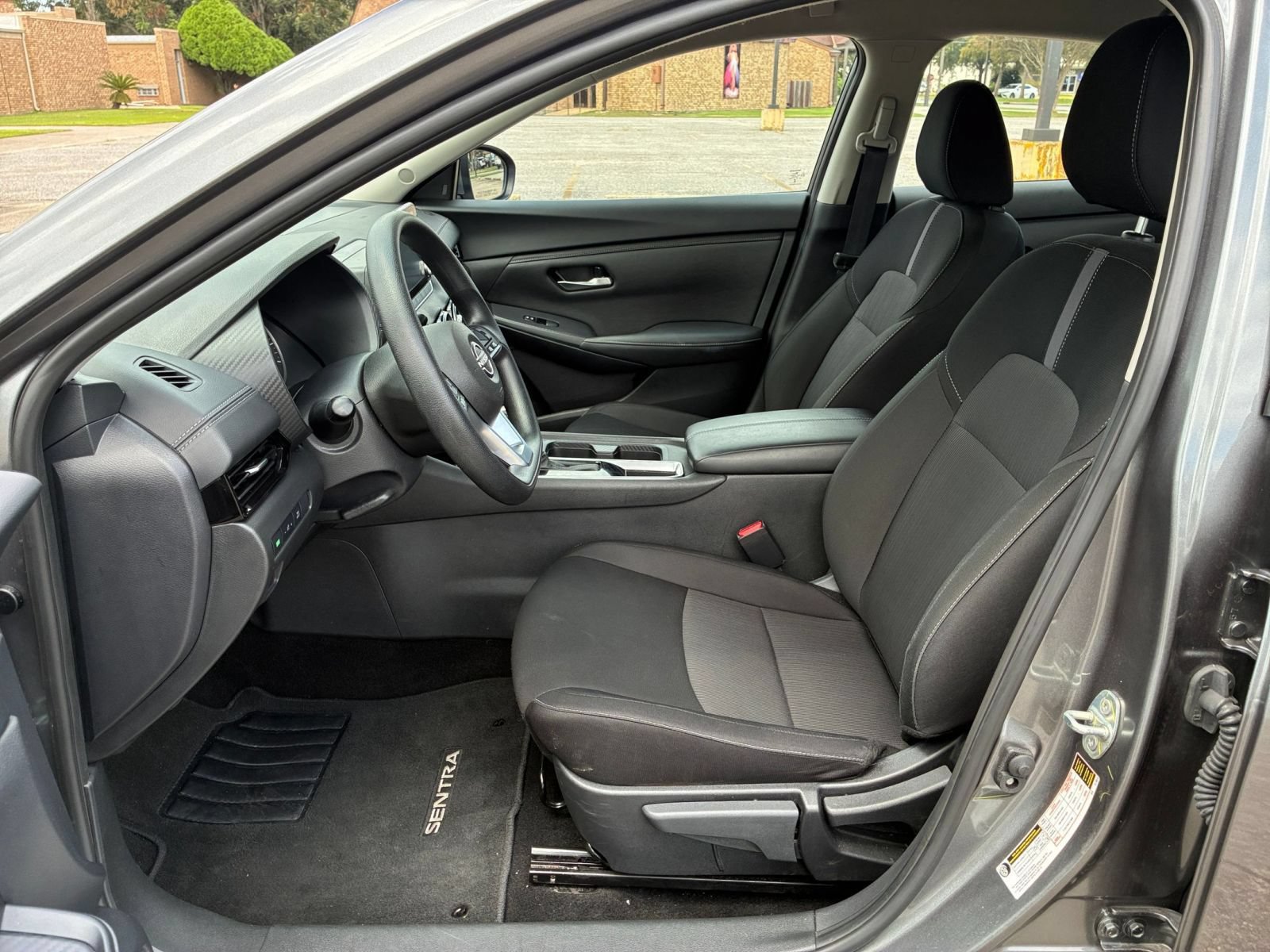 Used 2025 Nissan Sentra SV FWD image 24
