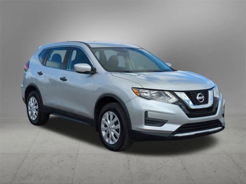 Used 2017 Nissan Rogue S image 8