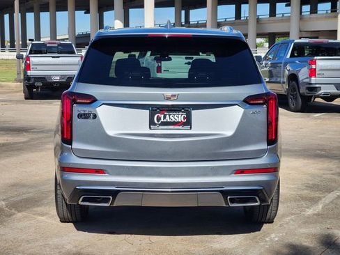 Used 2025 Cadillac XT6 Premium Luxury FWD image 6