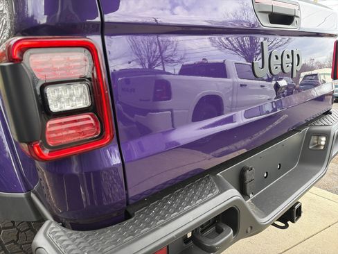 New 2026 Jeep Gladiator Sport AWD/4WD image 9