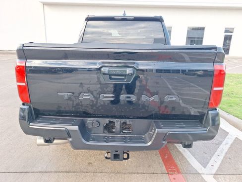 Used 2024 Toyota Tacoma TRD Sport image 5