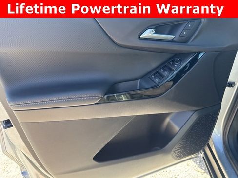 Used 2025 Chevrolet Equinox LT image 24