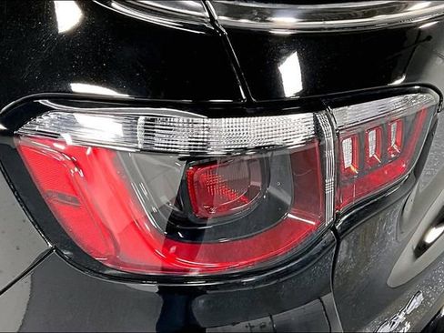 Used 2024 Jeep Compass Latitude image 22