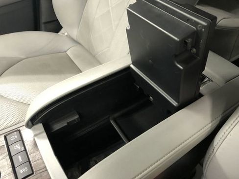 Used 2021 Toyota Highlander Platinum image 28