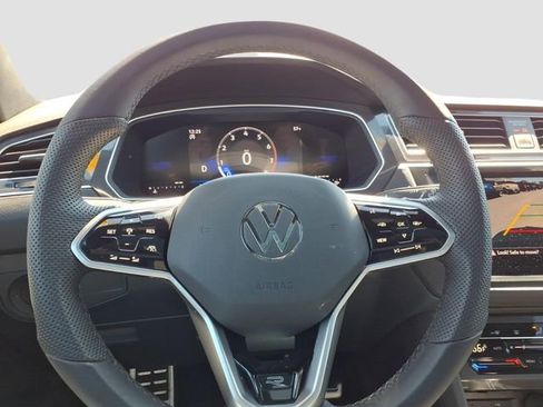 Used 2024 Volkswagen Tiguan SE R-Line image 28