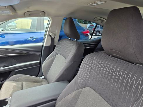 Used 2025 Toyota Camry LE FWD image 5
