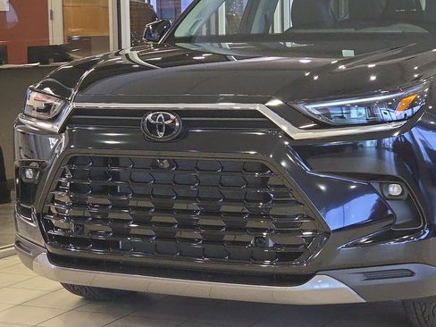 Used 2026 Toyota Grand Highlander AWD image 8