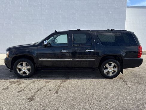 Used 2011 Chevrolet Suburban LTZ image 10