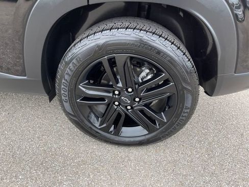 Used 2024 Chevrolet Trax ACTIV w/ Sunroof Package FWD image 42