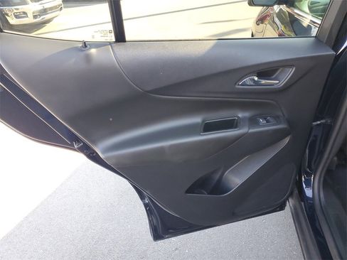 Used 2021 Chevrolet Equinox LT image 31