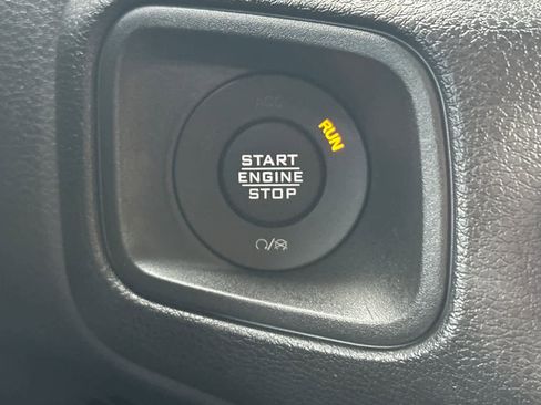 Used 2025 Jeep Wrangler Willys image 24