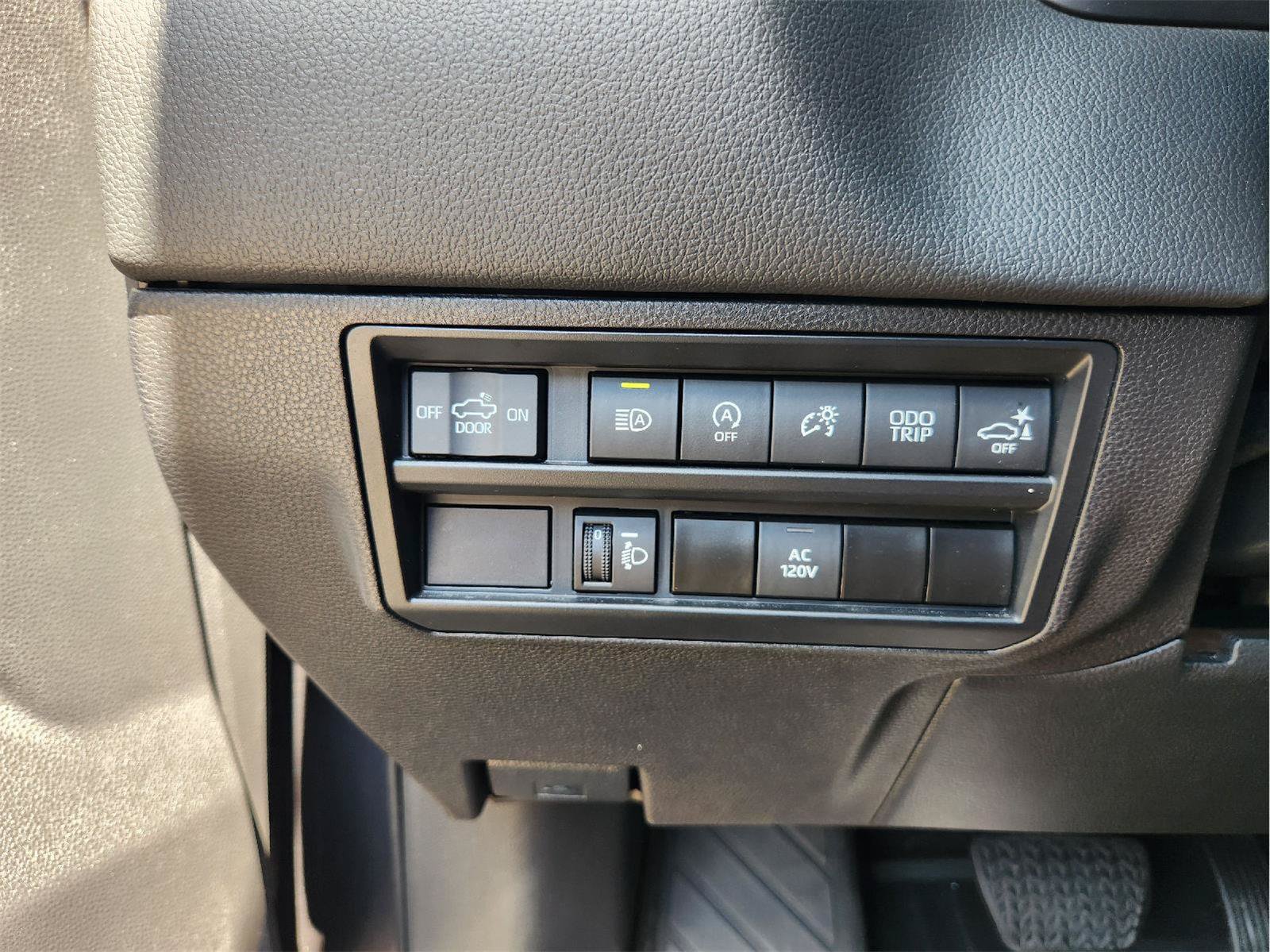 Used 2024 Toyota Tundra Limited w/ Power Package AWD/4WD image 21