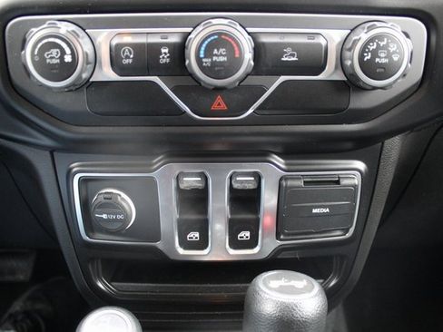 Used 2021 Jeep Wrangler Sport S image 13