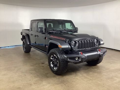 Used 2026 Jeep Gladiator Rubicon AWD/4WD image 3