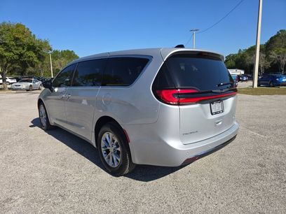 New 2026 Chrysler Pacifica Select