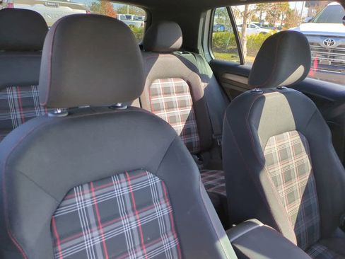 Used 2018 Volkswagen GTI S image 7