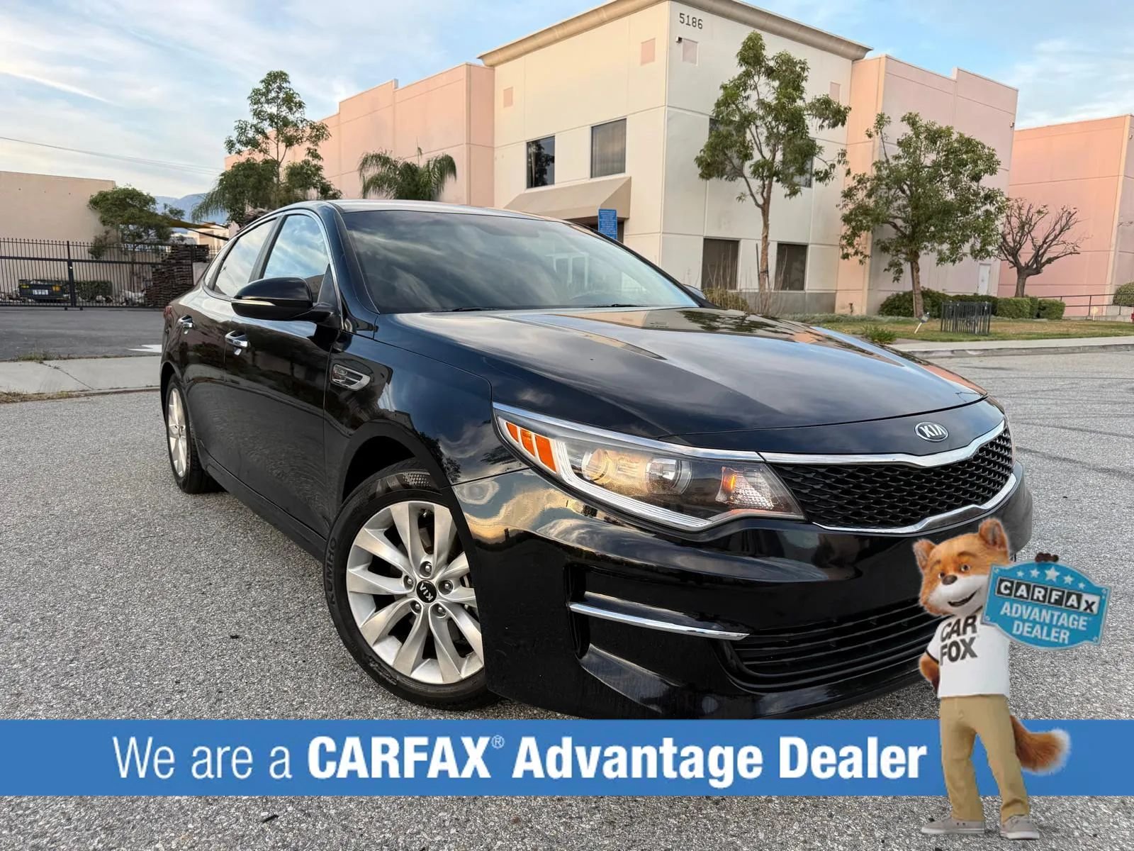 Used 2018 Kia Optima LX w/ 17" Alloy Wheels Package FWD image 1