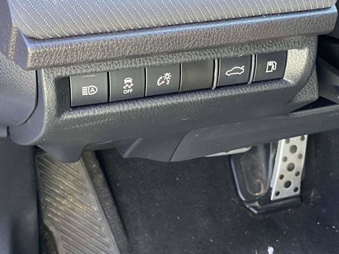 Used 2025 Toyota Camry SE FWD image 11