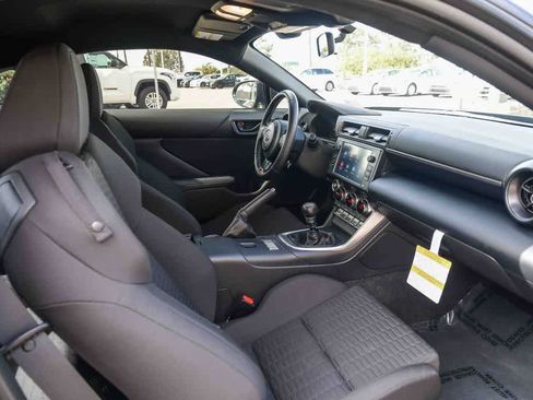 Used 2024 Toyota GR86 image 18