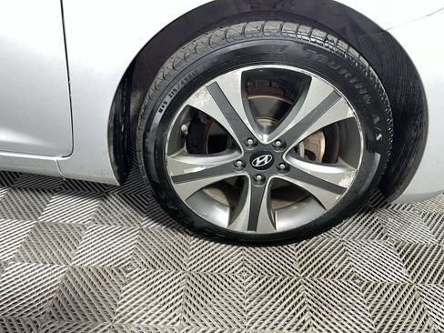 Used 2014 Hyundai Elantra w/ Option Group 2 FWD image 10