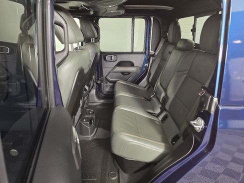 Used 2025 Jeep Gladiator Mojave image 17