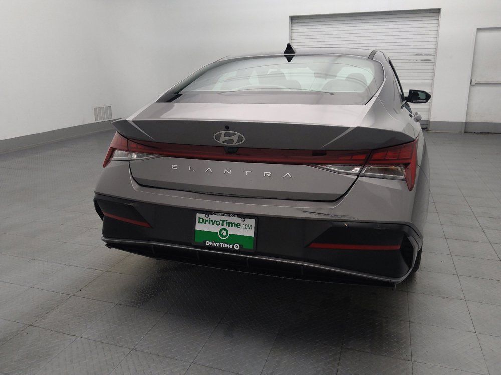 Used 2025 Hyundai Elantra SEL FWD image 7